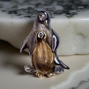 Vintage Penguins brooch signed jewelry made by Vero